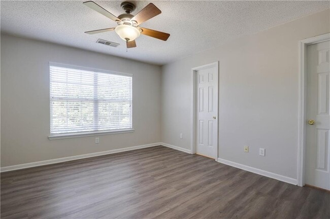 Building Photo - 1200 Charleston Ct