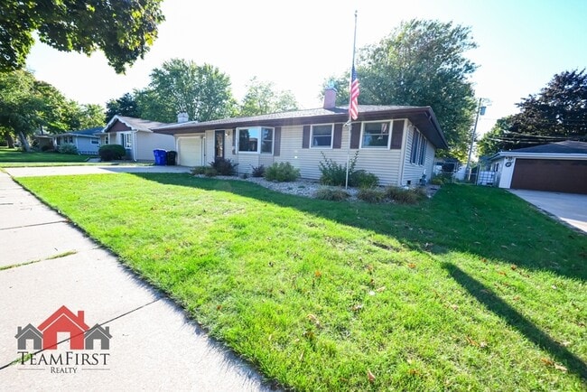 Building Photo - 2401 S Walden Ave
