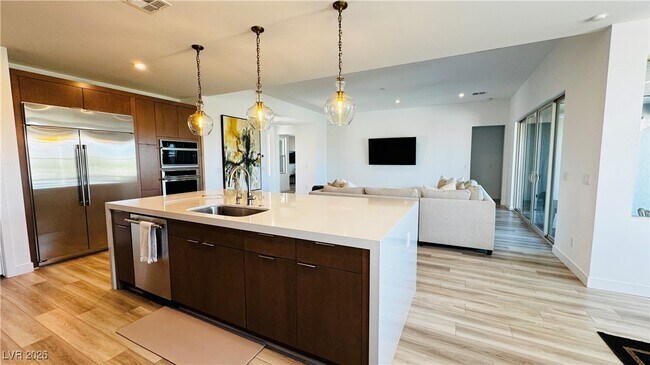 Building Photo - 9836 Starlight Ridge Ave