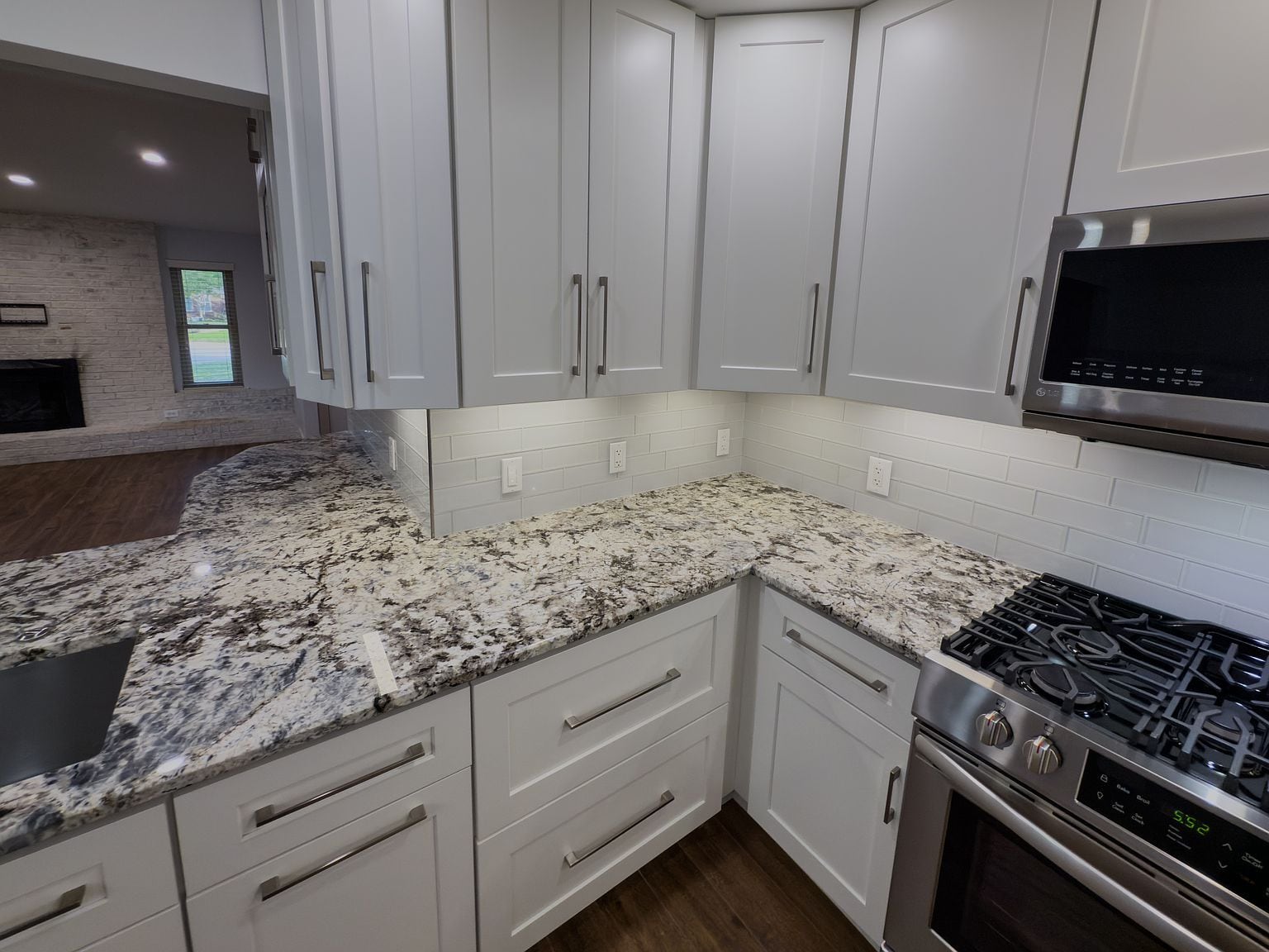 Kitchen countertop and cabinet detail - 2006 Candle Ct