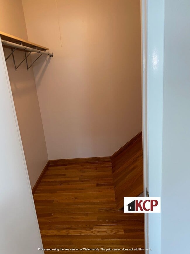 Building Photo - 2/3 Bedroom Townhouse in Gurnee School Dist