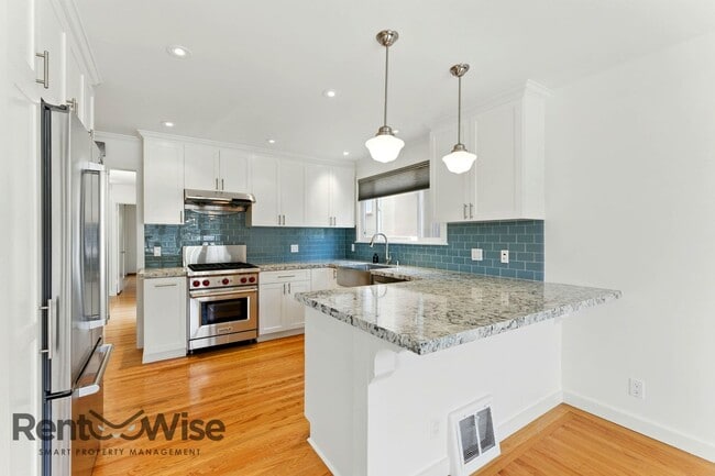 Building Photo - 61 Marview Way