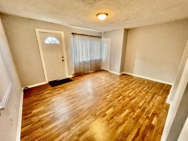 Building Photo - 625 Vanadium Rd