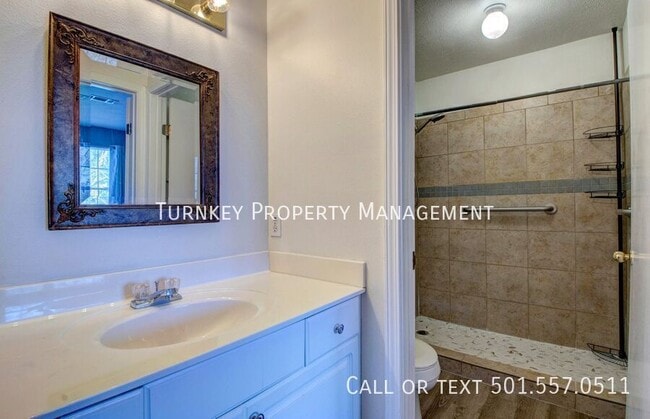 Building Photo - 3 Rocky Top Cove