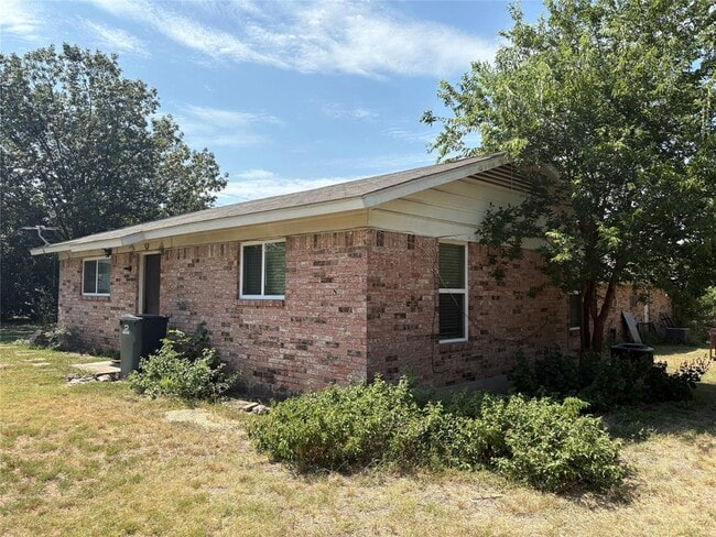 Building Photo - 15304 Tacon Ln