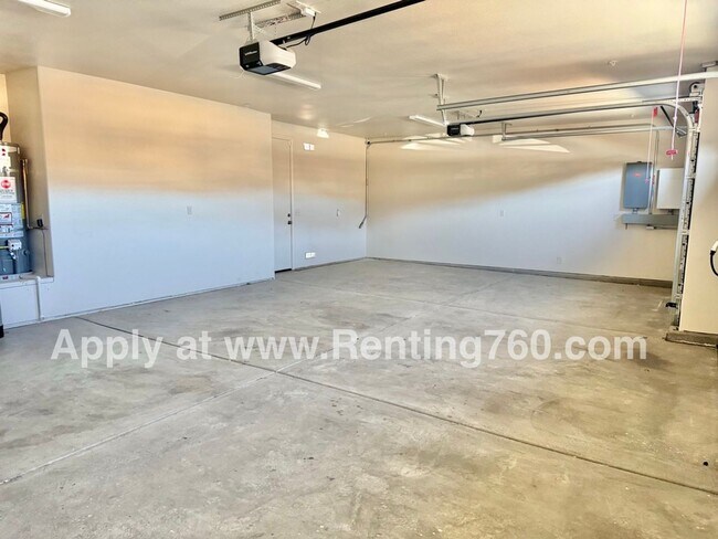 Building Photo - 4 Bedroom Home with Solar Panels and EV Ch...