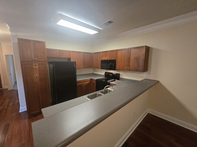 Building Photo - 170 Jonas Ave