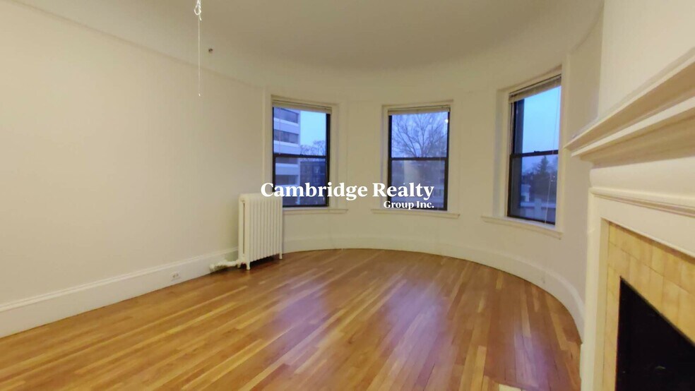 Building Photo - 641 Green St