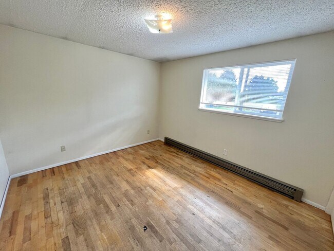 Building Photo - 1707 College Pl