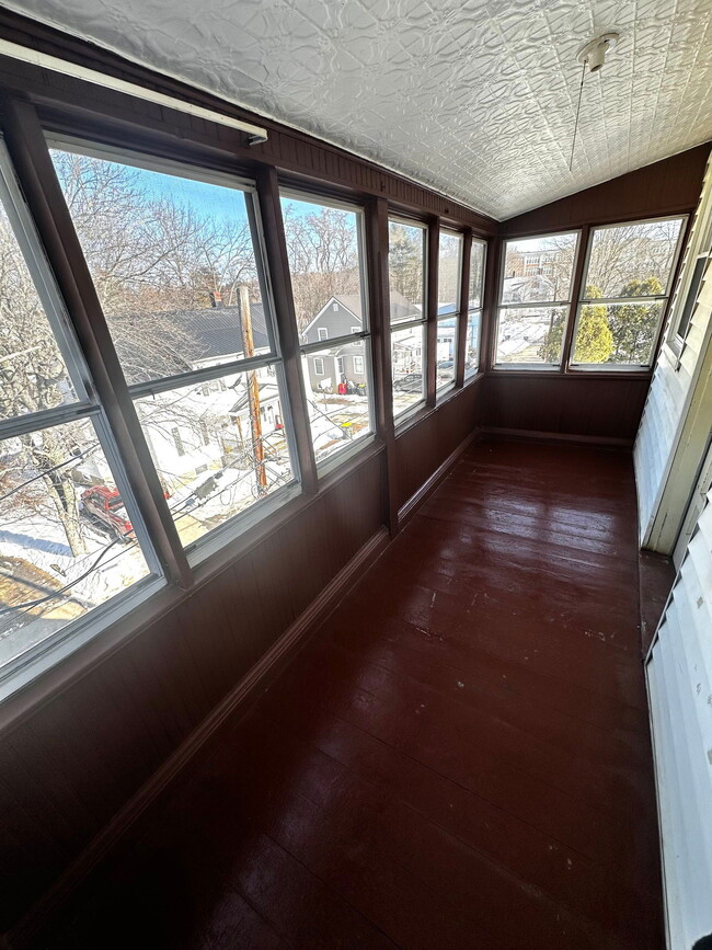 Building Photo - 108 Church St