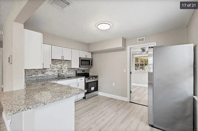 Building Photo - Home For Rent in St Petersburg!