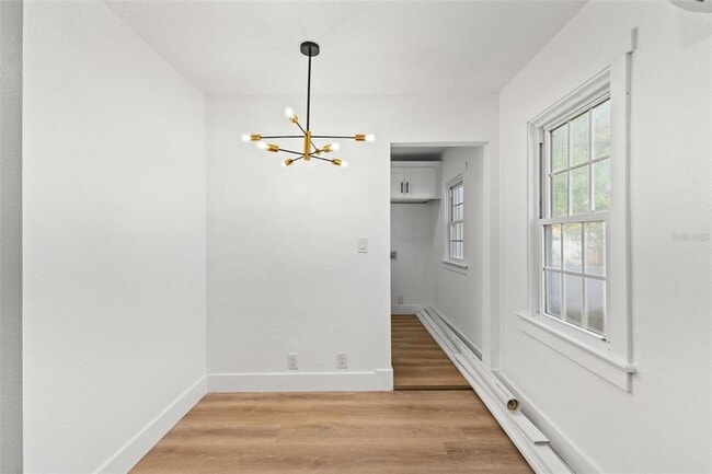 Building Photo - 2008 Oakwood Ave