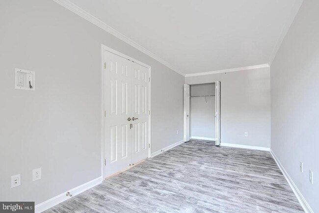 Building Photo - 201 Star Pointe Ct