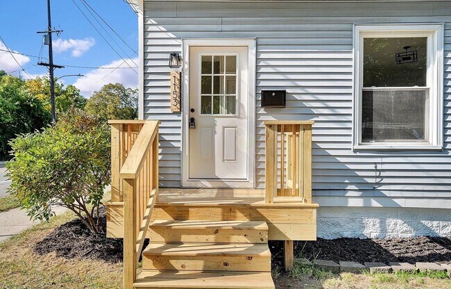 Building Photo - BRAND NEW REMODEL!!! Lakertown! Available Aug 1st!