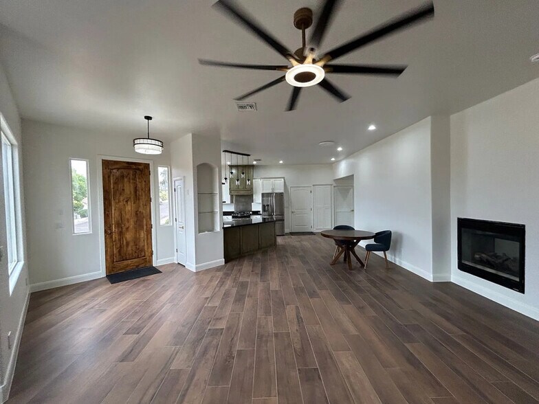 Building Photo - 2164 Balboa Way