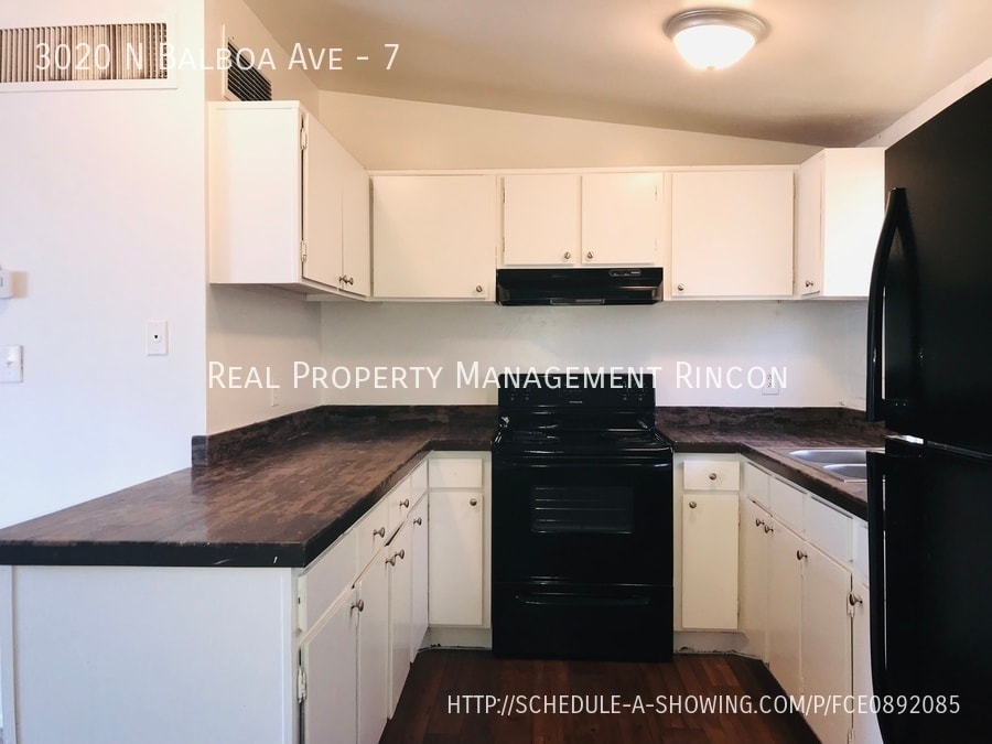 Building Photo - 3020 N Balboa Ave
