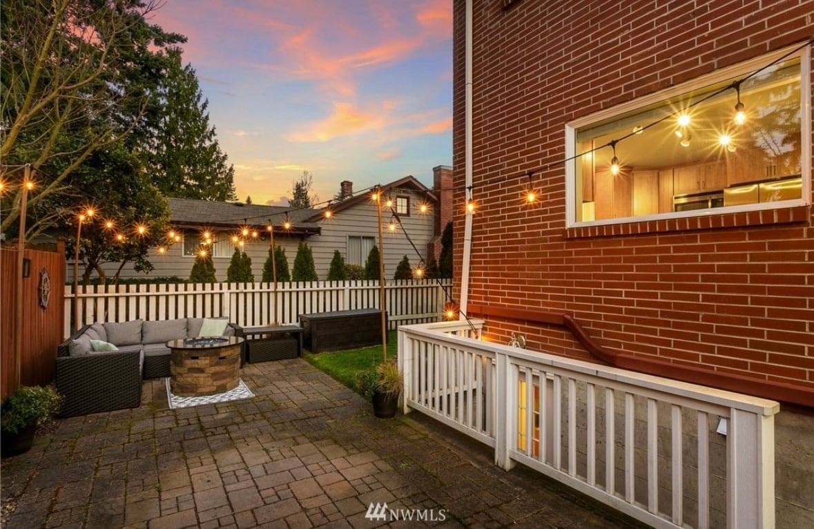 Building Photo - 706 N 188th St