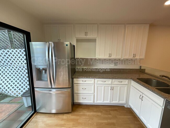 Building Photo - 6628 Wildwood Ct