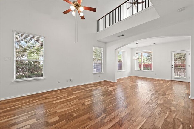 Building Photo - 1612 Yoakum St
