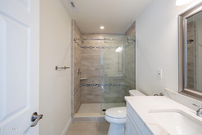 Building Photo - 489 Grooms Rd