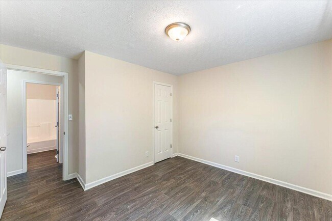 Building Photo - 158 Hamilton Cir