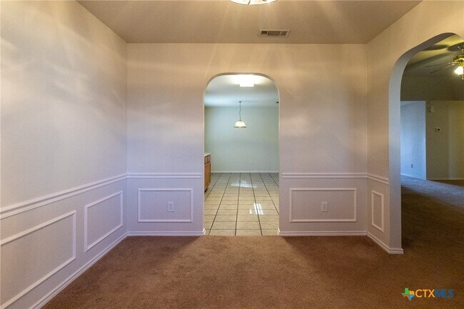 Building Photo - 3803 Lyna Ct