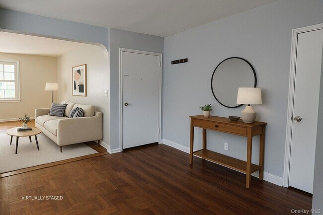 Building Photo - 1022 E 211th St