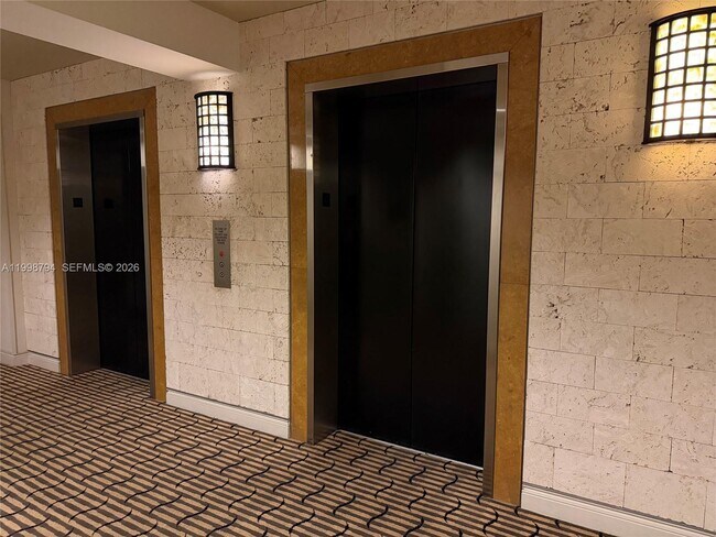 Building Photo - 801 Brickell Key Blvd