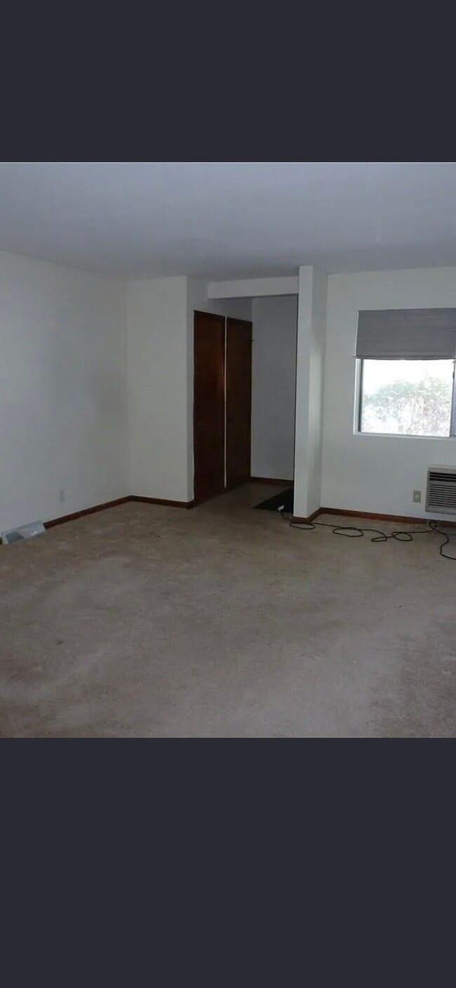 Building Photo - 27890 Center Ridge Rd