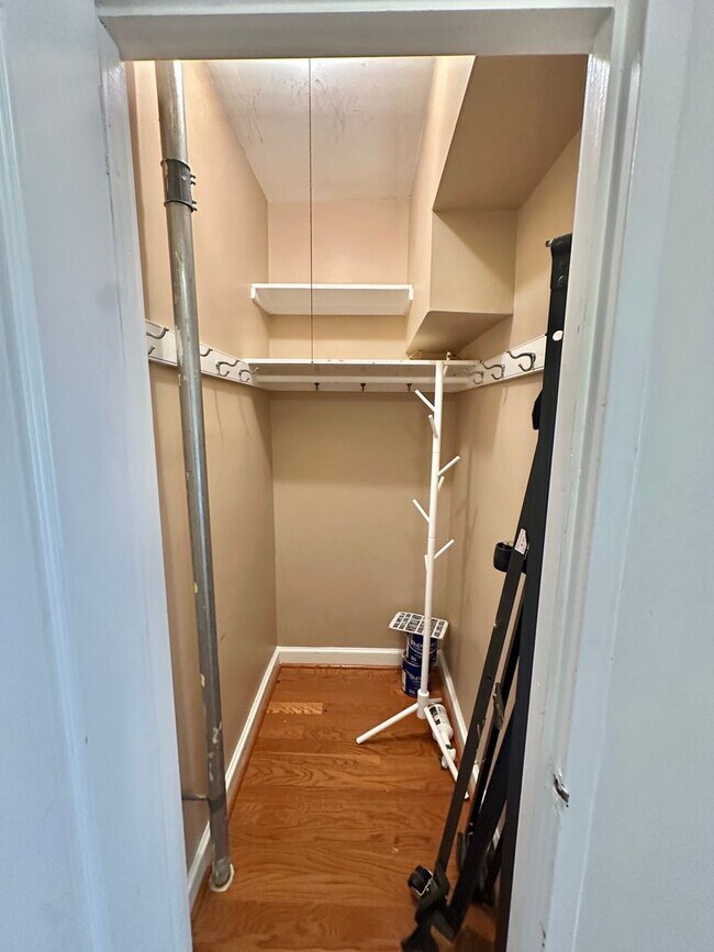 Building Photo - NEW LOWER PRICE! Spectacular Scott Circle Solarium Studio Dupont-Logan