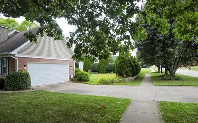 Building Photo - 4701 Shenandoah Dr