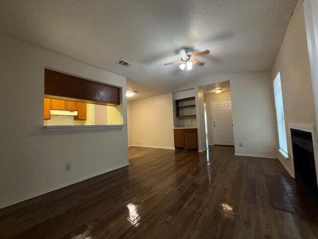 Building Photo - 12812 Tomanet Trail