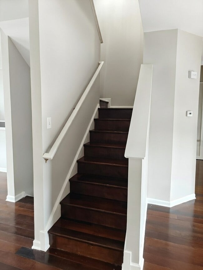 Building Photo - 1819 Indian Hill Ln