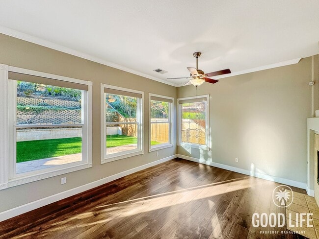 Building Photo - Stunning 5B/3.5BA House in Scripps Ranch!