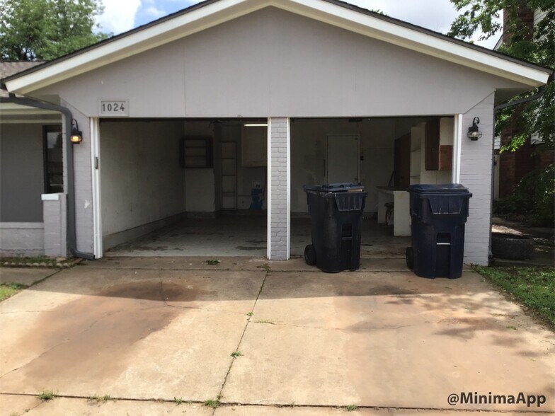 Building Photo - 1024 SW 94th St