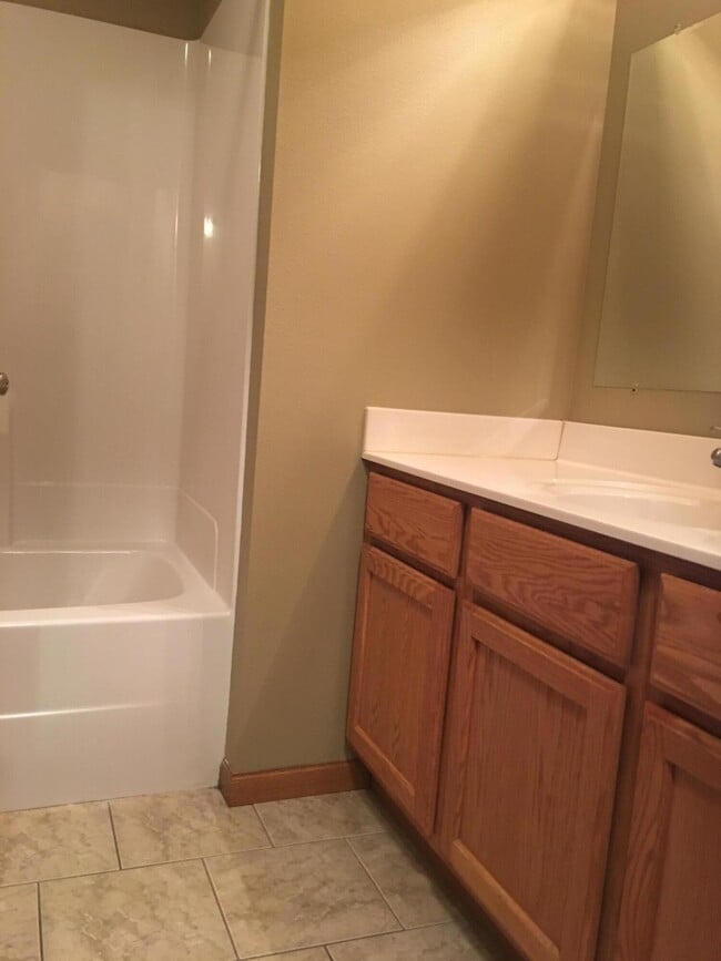 Building Photo - 903 8th Ave N