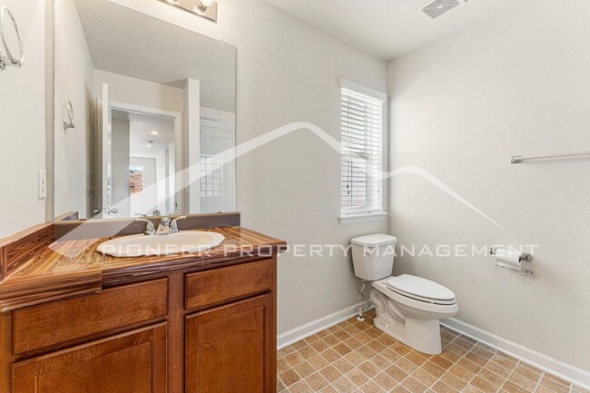 Building Photo - Spacious Home with Fenced Yard and Central AC