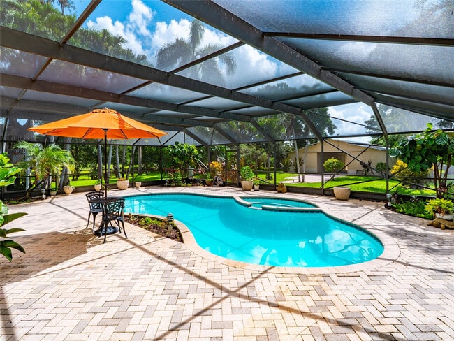 Building Photo - 6556 NW 87th Ave