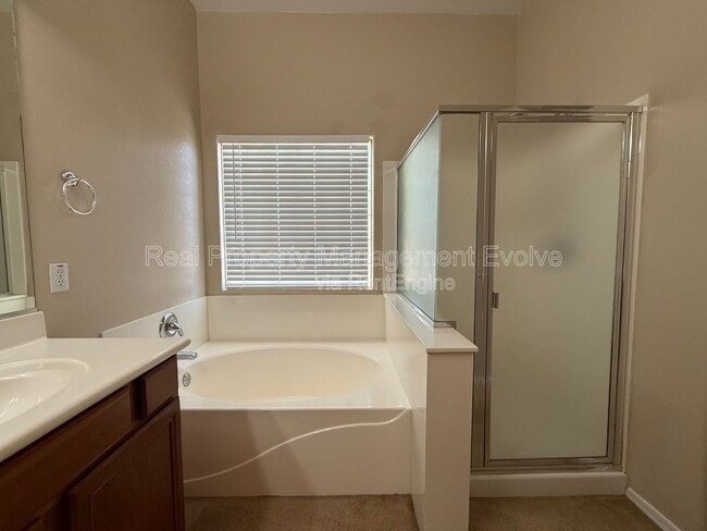 Building Photo - 16825 S 30th Ave