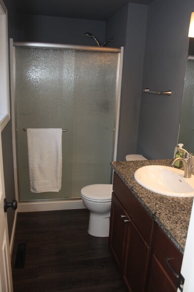 master bathroom - 3993 S Law Ave