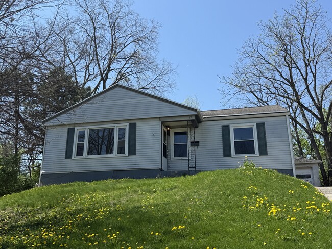 Building Photo - 17 Murray Hill Dr