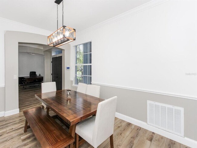 Building Photo - 687 Statenville Ct