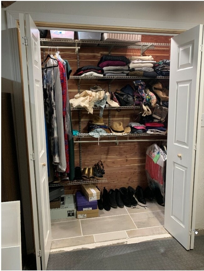 Building Photo - 53 Gale St