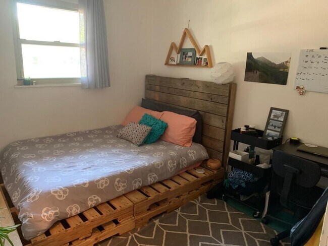 Building Photo - 910 Bungalow Ct