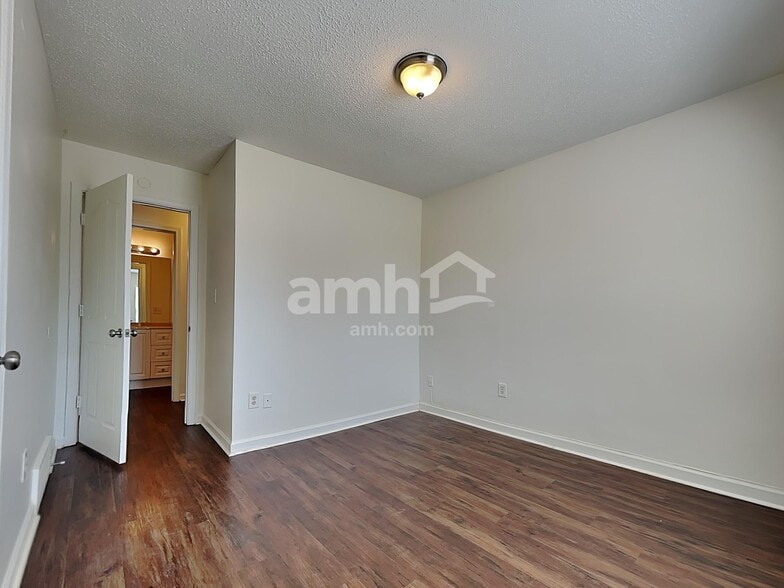 Building Photo - 4938 Copper Valley Dr E