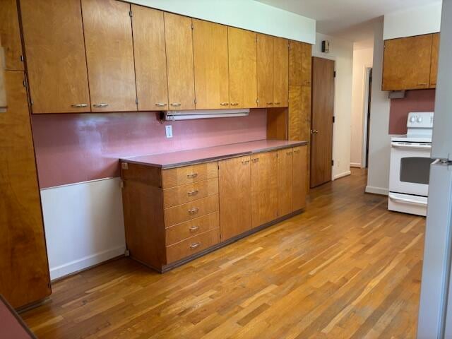 Building Photo - 580 Riverview Dr