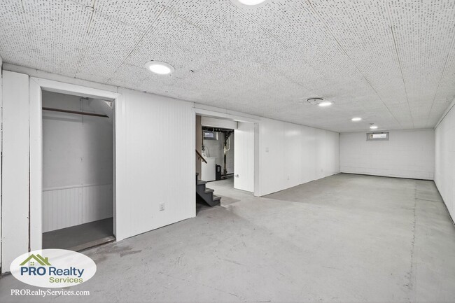 Building Photo - 3 Bedroom Home **Free February Rent with a February 2026 Move In**