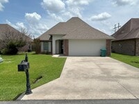 Building Photo - 102 Overbrook Dr