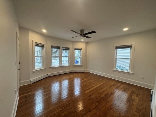 Building Photo - 591 Main St