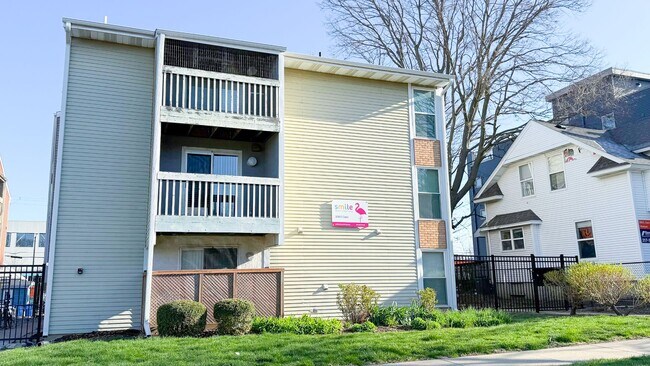 Interior Photo - 306 E Clark St